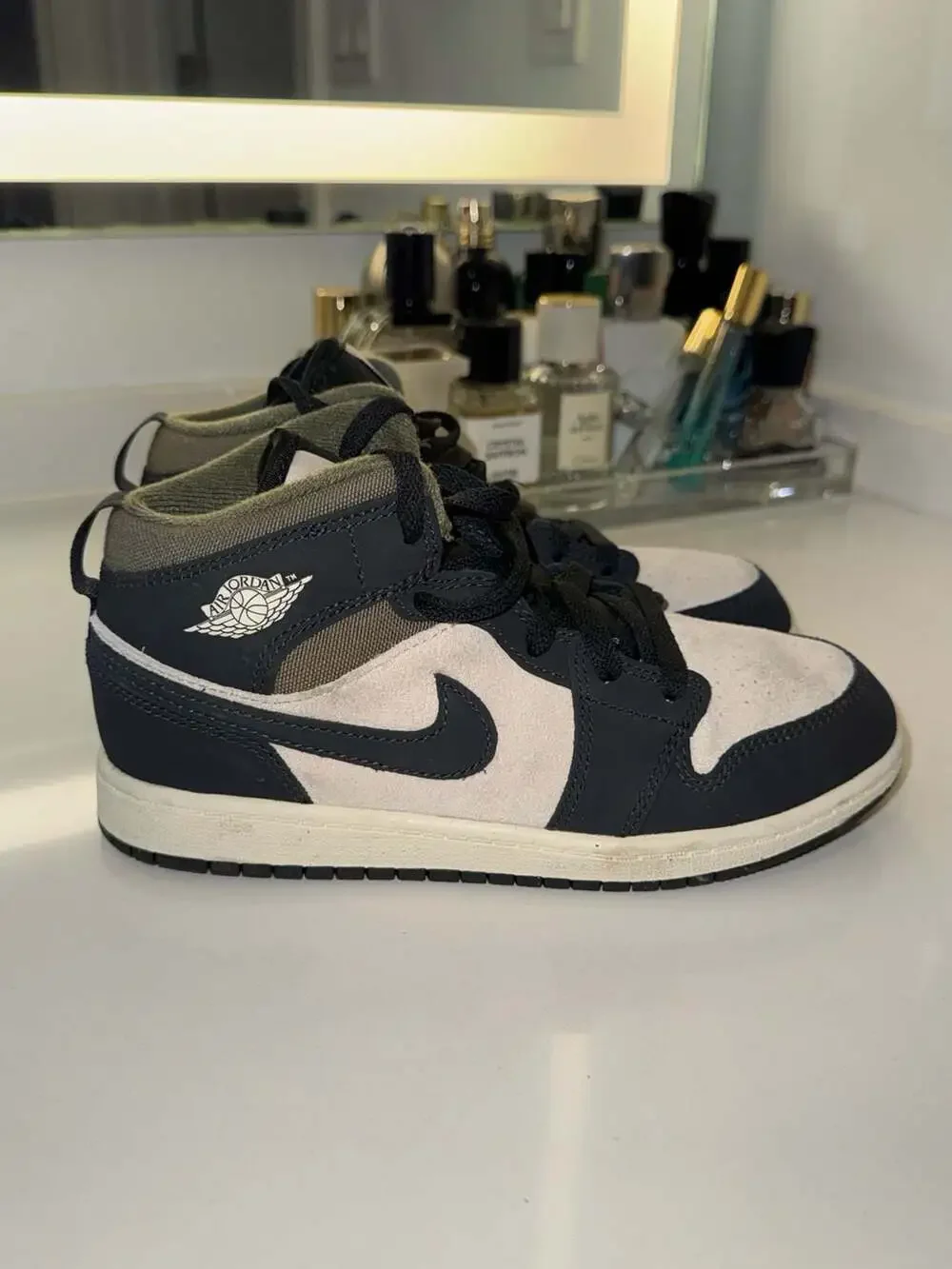 Air Jordan 1 Mid SE Size 3Y Light Orewood Brown